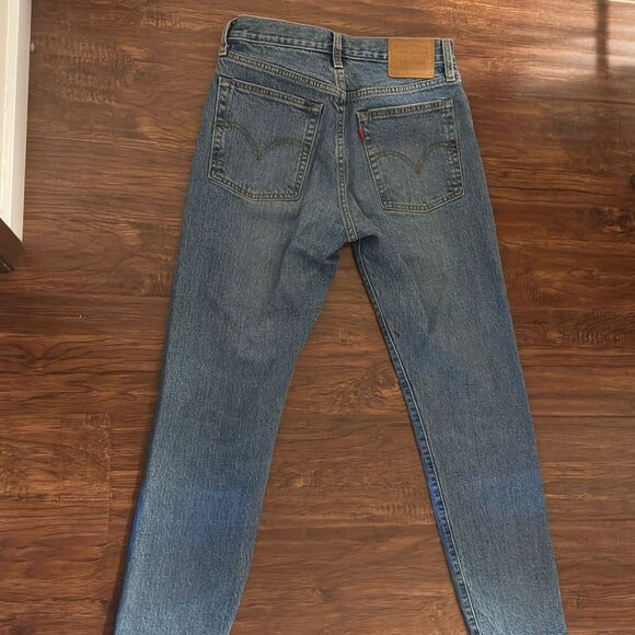 Levi's Wedgie Light Wash Denim Jeans Sz 26 - Picture 3 of 5